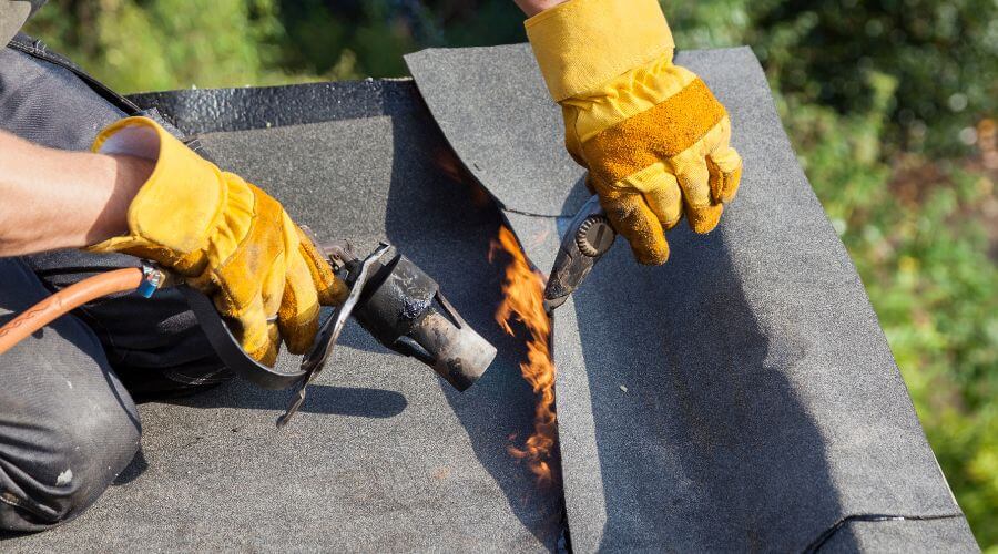 Professional gutter cleaning in Thurman, IA
